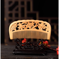 Handmade Boxwood Comb – Intangible Heritage White Elephant Carving, Natural Huangyang Wood, Unisex Gift Comb