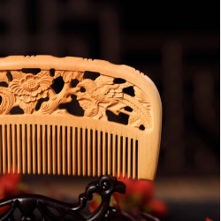 Handmade Boxwood Comb – Intangible Heritage White Elephant Carving, Natural Huangyang Wood, Unisex Gift Comb